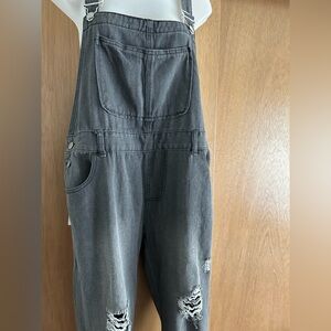 Grey jeans overalls. Women’s XL new with tag never worn.